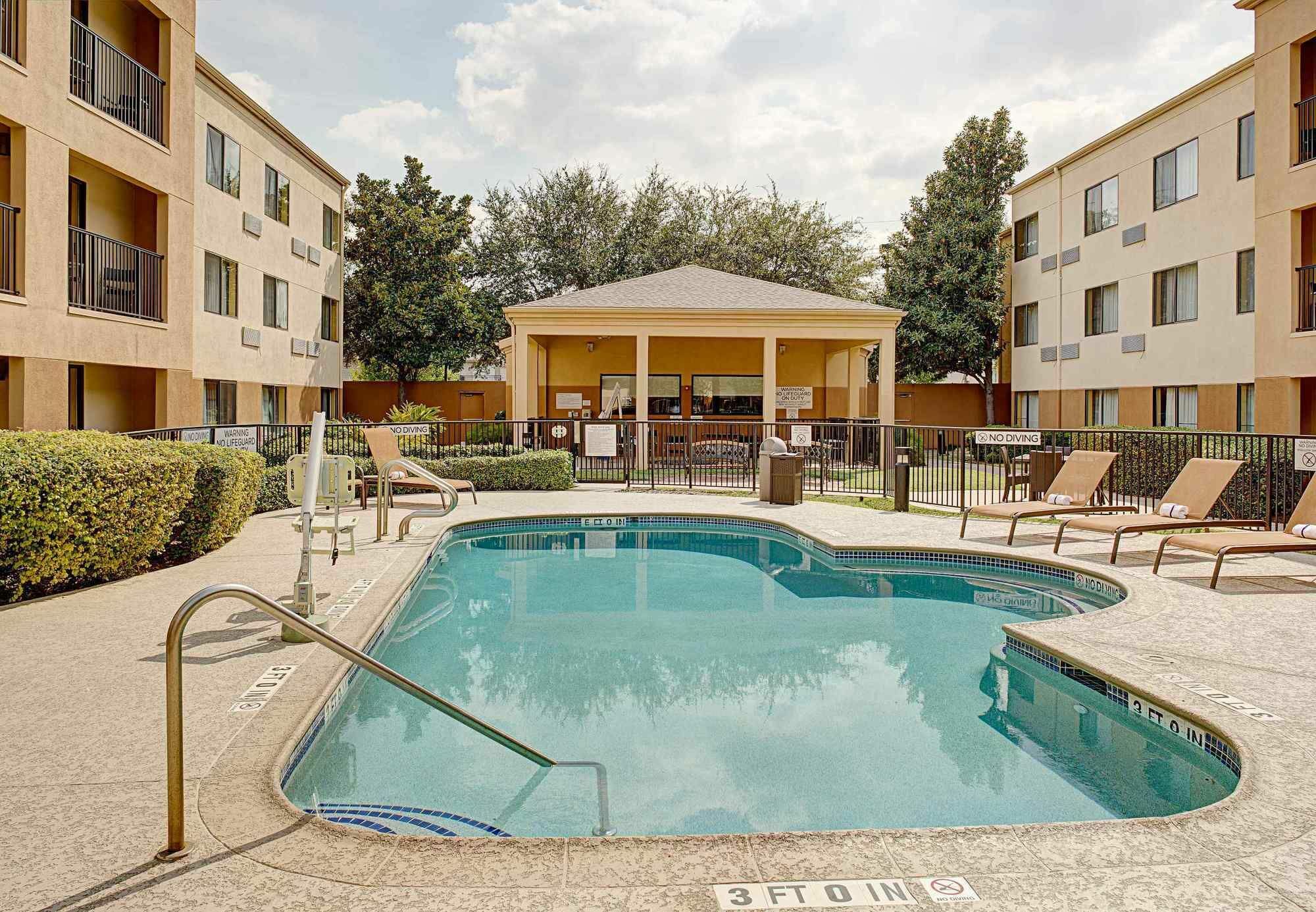 Courtyard Houston Westchase Hotel Kültér fotó